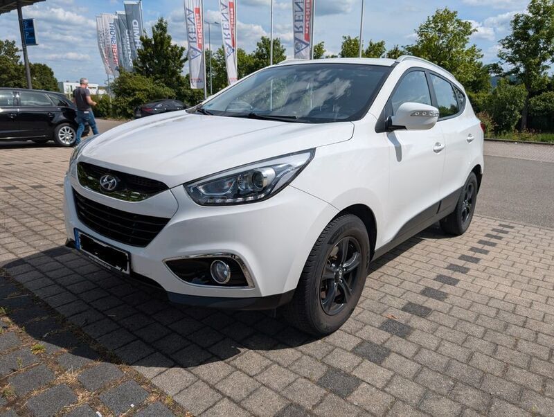 Weiß Gebraucht 2013 Hyundai ix35 SUV | 8.100 € (Guter Preis) - Bild 1/4