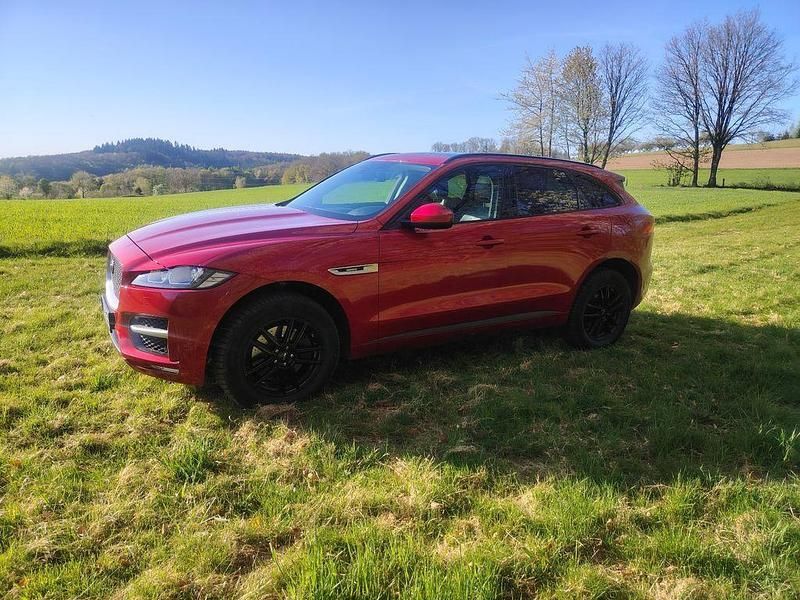 Rot Gebraucht 2018 Jaguar F-Pace R-Sport SUV | 22.400 € (Superpreis) - Bild 1/4