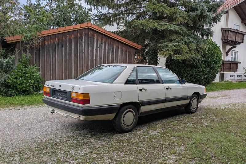 Gebraucht Audi 100 90 PS (66 kW) 1985 Weiß Limousine