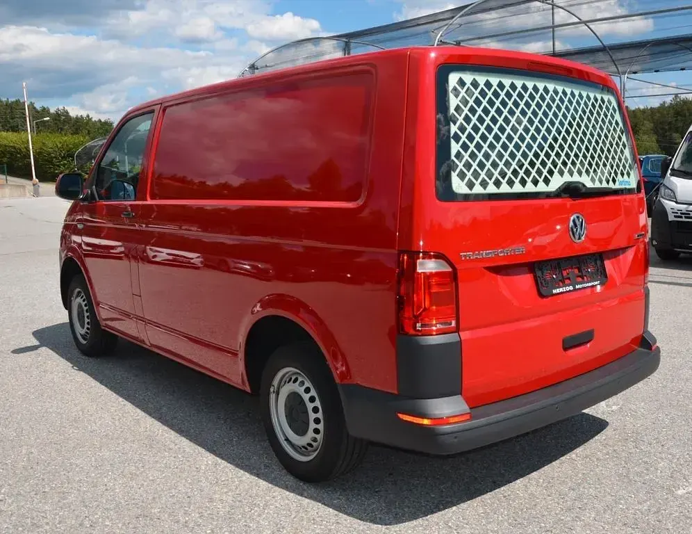 Gebraucht VW T6 150 PS (110 kW) 2019 Rot Van