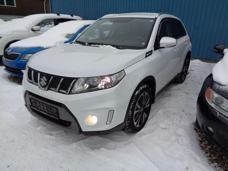 Weiß Gebraucht 2017 Suzuki Vitara SUV | 8.100 € (Fairer Preis) - Bild 1/4