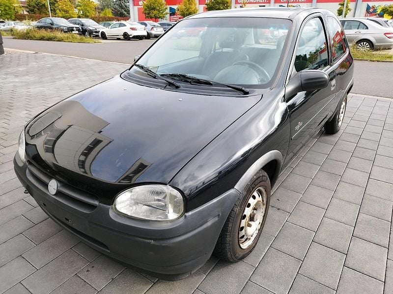 Schwarz Gebraucht 1996 Opel Corsa Swing Kleinwagen | 499 € (Superpreis) - Bild 1/4