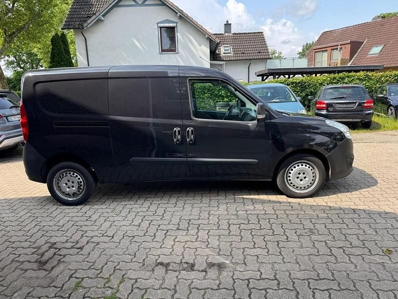 Gebraucht Opel Combo 95 PS (69 kW) 2017 Schwarz Van / Kleinbus