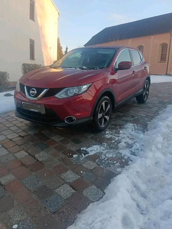 Rot Gebraucht 2016 Nissan Qashqai SUV | 6.200 € (Superpreis) - Bild 1/4