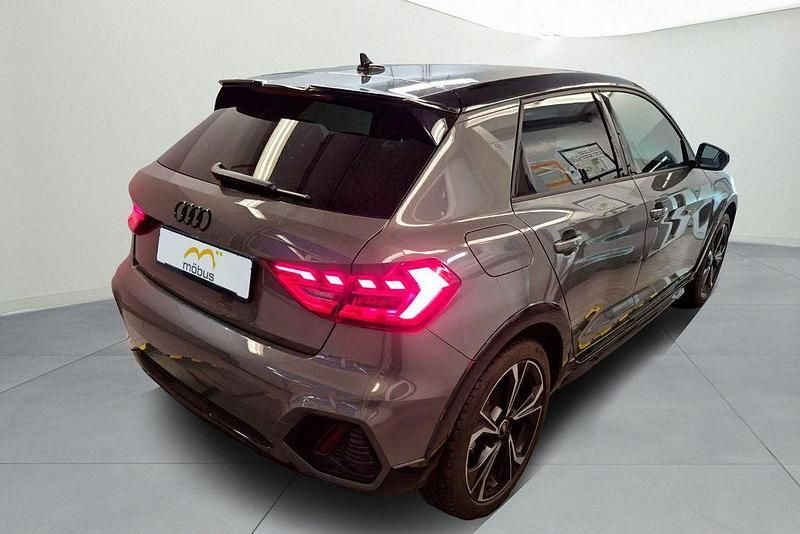 Gebraucht Audi A1 Ambiente 150 PS (110 kW) 2023 Chronosgrau metallic SUV