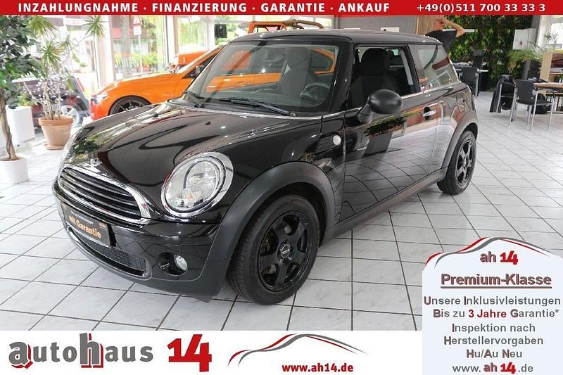 Schwarz Gebraucht 2010 Mini ONE Kleinwagen | 5.555 € (Teuer) - Bild 1/3