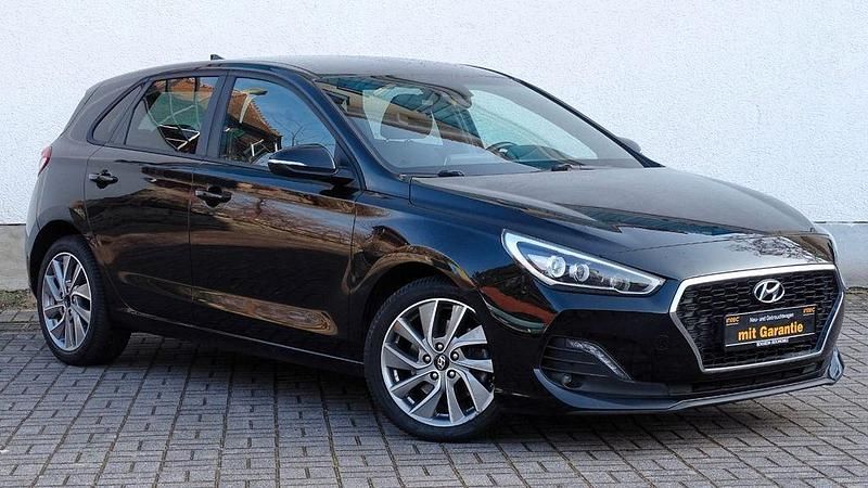 Gebraucht Hyundai i30 Passion Plus 140 PS (102 kW) 2018 Schwarz Limousine