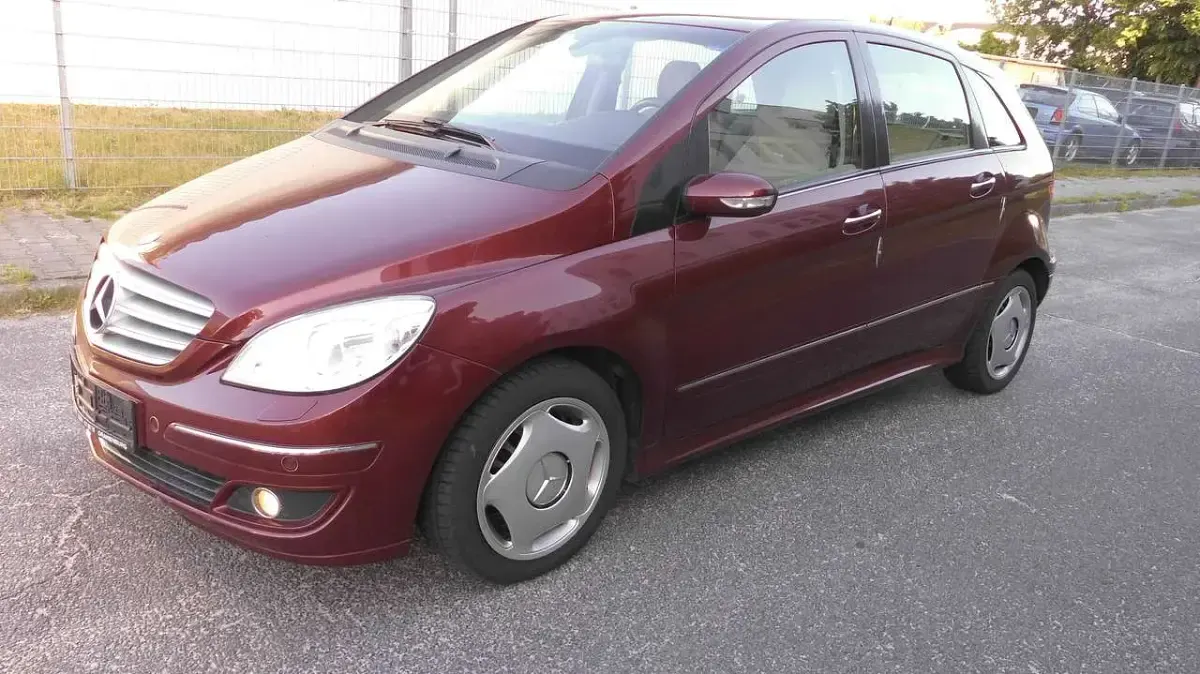Gebraucht Mercedes B200 136 PS (100 kW) 2006 Rot Van / Kleinbus
