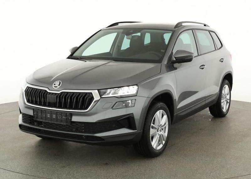 Neu Skoda Karoq Selection 150 PS (110 kW) 2025 Stahl grau SUV