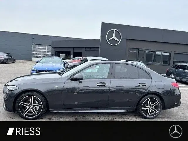 Gebraucht Mercedes C300e AMG 313 PS (230 kW) 2025 Metalliclack graphitgrau Limousine