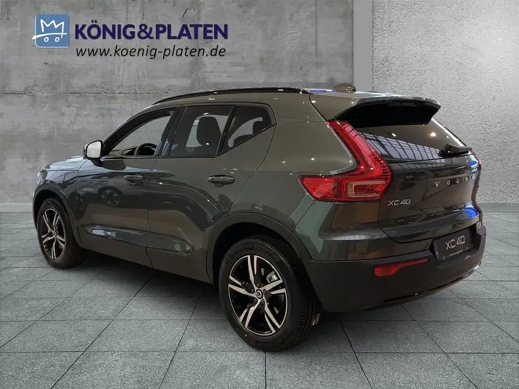Usata Volvo XC40 Plus 163 CV (119 kW) 2025 Verde SUV