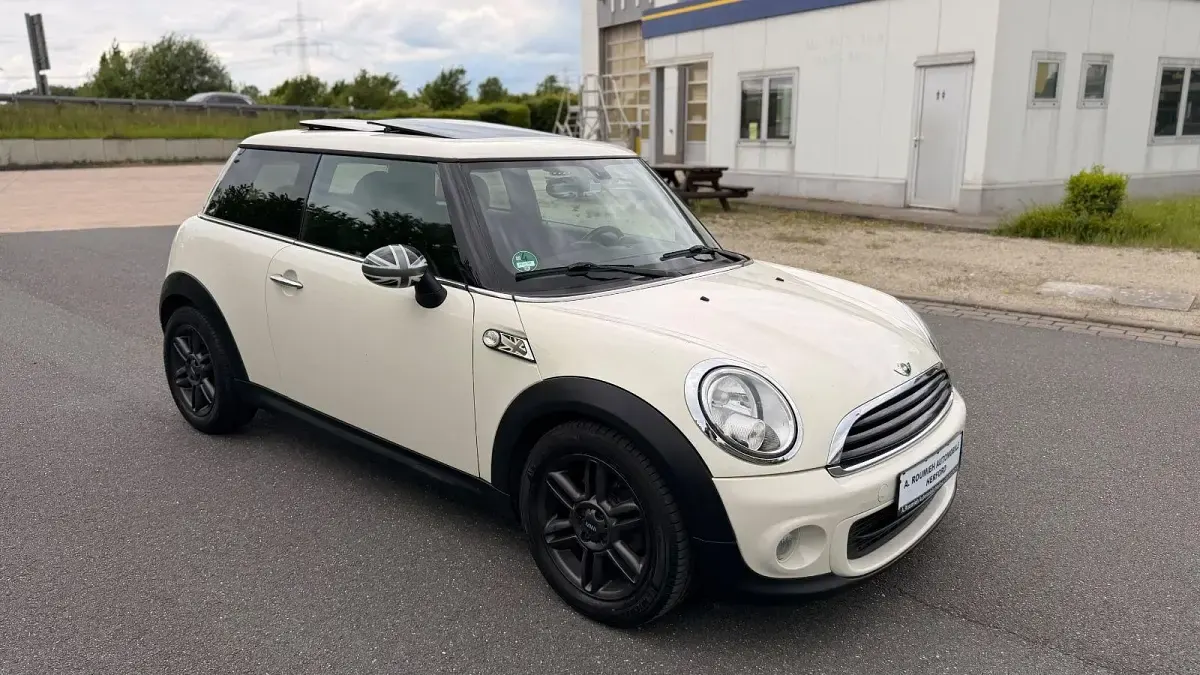Gebraucht Mini ONE Pepper 98 PS (72 kW) 2011 Weiß Kleinwagen