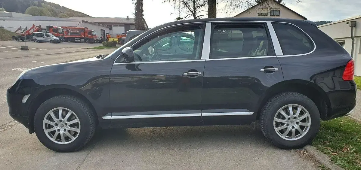 Second-hand Porsche Cayenne 250 CP (183 kW) 2005 Negru SUV