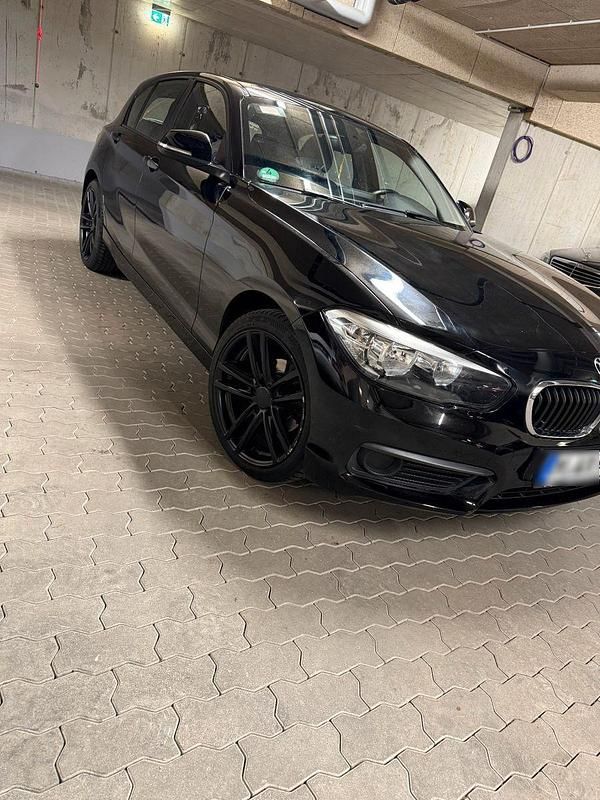 Gebraucht BMW 116 109 PS (80 kW) 2015 Schwarz Kleinwagen