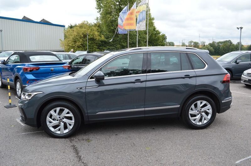 Grau Neu 2024 VW Tiguan Elegance SUV | 36.290 € (Superpreis) - Bild 1/4