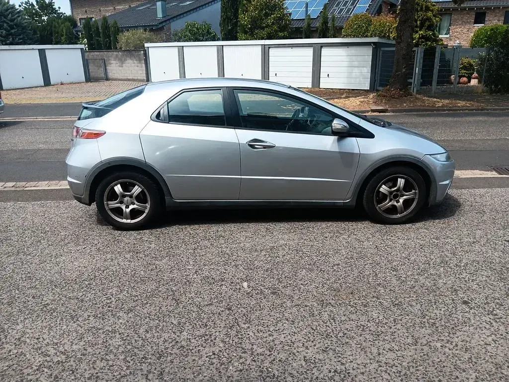 Gebraucht Honda Civic Comfort 140 PS (102 kW) 2007 Silber Limousine