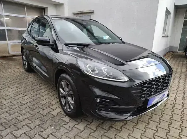 Używany Ford Kuga ST-Line 150 KM (110 kW) 2023 Czarny SUV