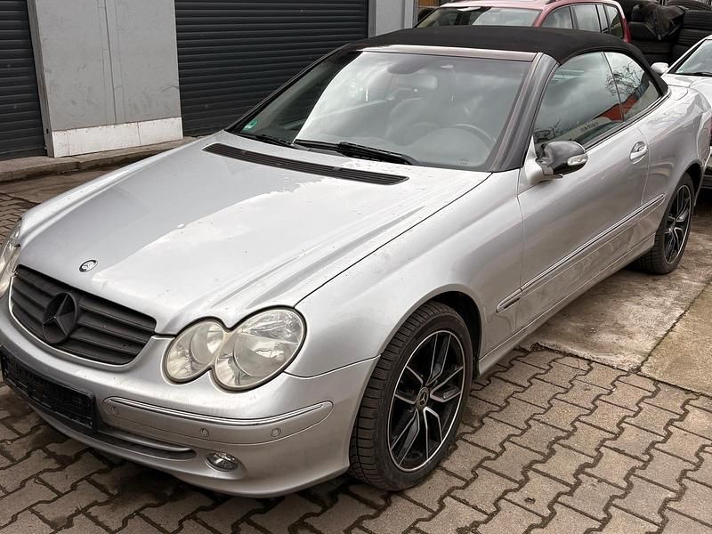 Gebraucht Mercedes CLK320 222 PS (163 kW) 2003 Silber Cabrio
