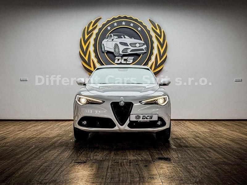 Second-hand Alfa Romeo Stelvio Sprint 190 CP (139 kW) 2022 Alb SUV