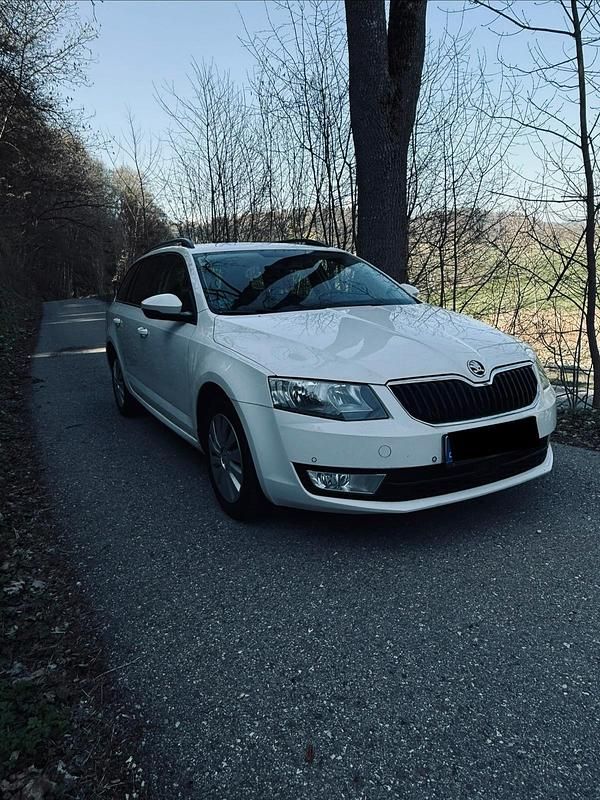 Gebraucht Skoda Octavia 2014 Weiß Kleinwagen