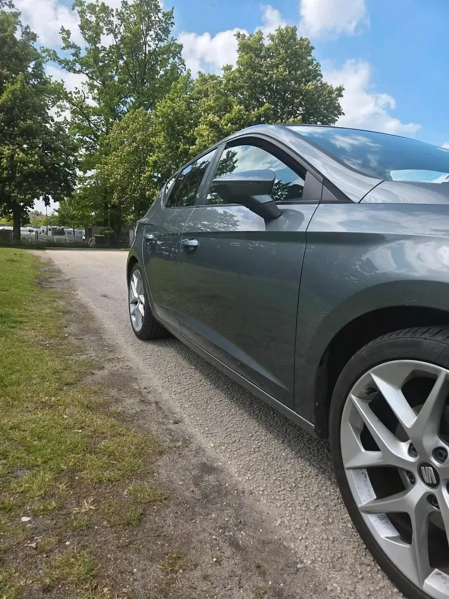 Gebraucht Seat Leon FR 140 PS (102 kW) 2014 Grau Limousine