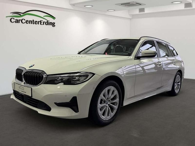 Alpinweiss iii Gebraucht 2022 BMW 318 Kombi | 26.990 € (Guter Preis) - Bild 1/4