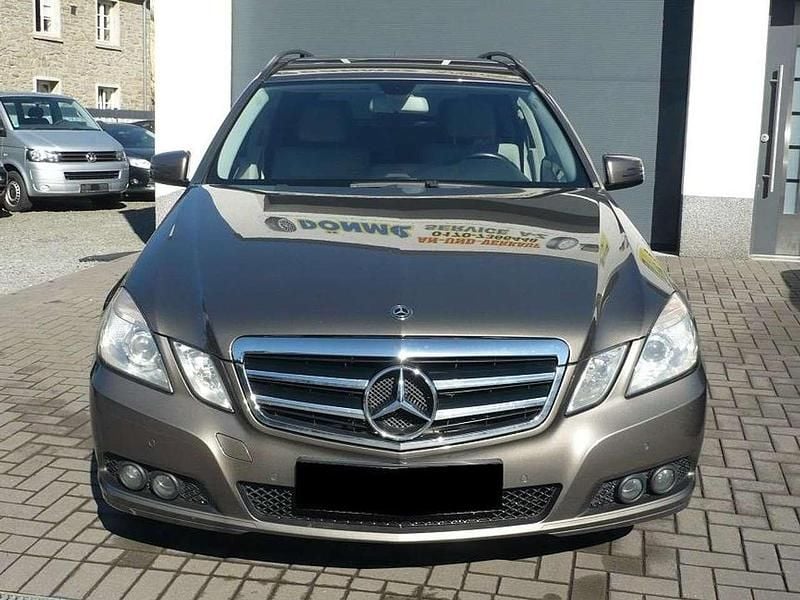 Gebraucht Mercedes E220 170 PS (125 kW) 2010 Braun Kombi