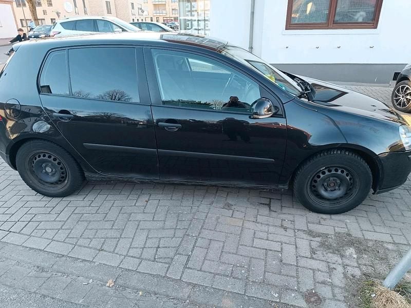 Gebraucht VW Golf IV 75 PS (55 kW) 2004 Schwarz Kleinwagen
