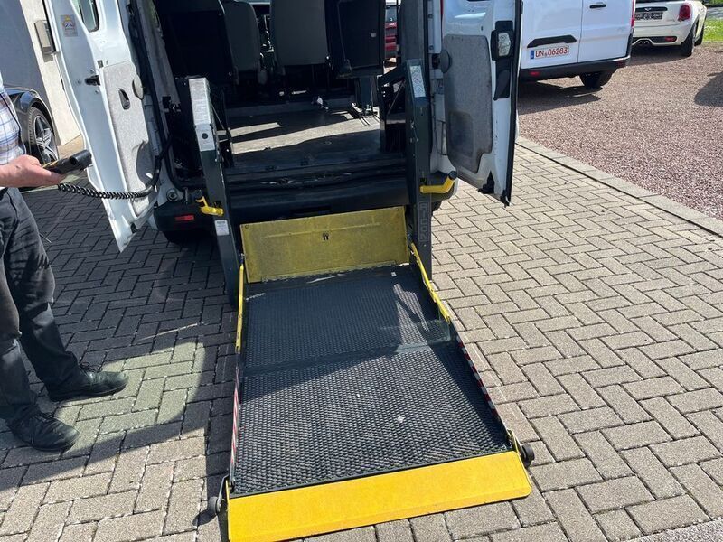 Weiß Gebraucht 2008 Opel Vivaro Van | 5.800 € (Fairer Preis) - Bild 1/4