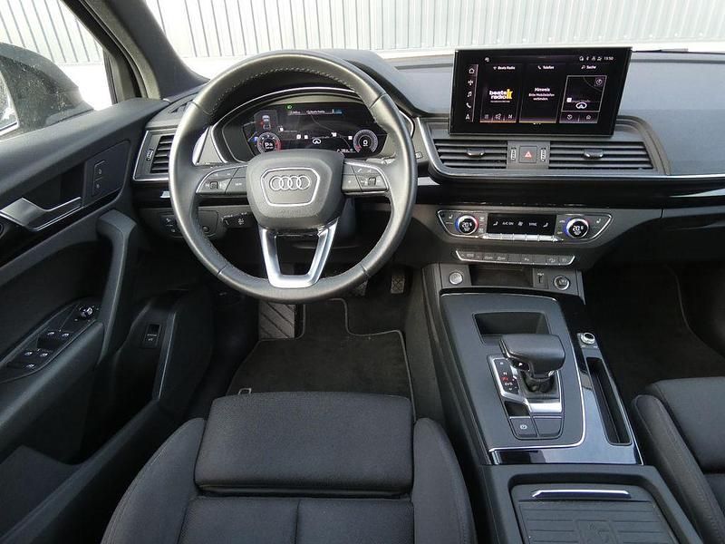 Gebraucht Audi Q5 Sport 163 PS (119 kW) 2023 Brillantschwarz SUV