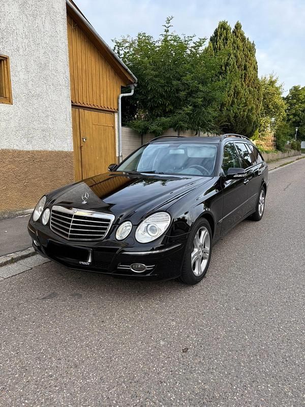 Schwarz Gebraucht 2008 Mercedes E280 Kombi | 7.499 € (Fairer Preis) - Bild 1/4
