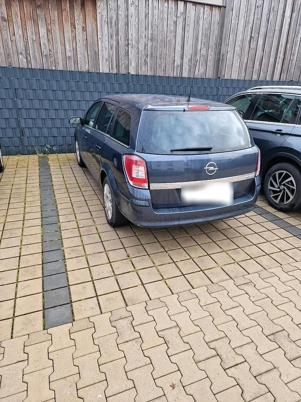 Gebraucht Opel Astra 90 PS (66 kW) 2010 Blau Kombi