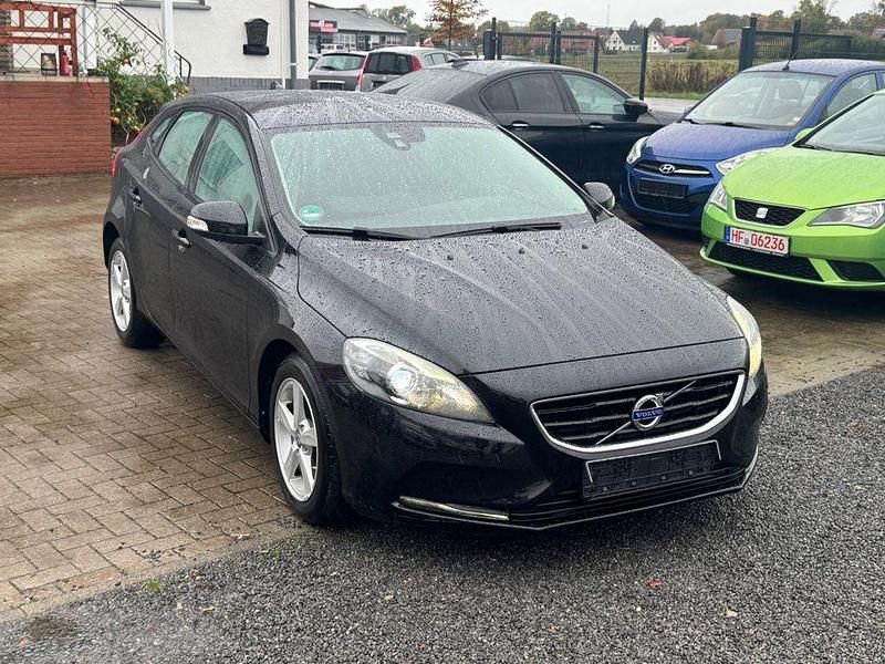 Schwarz Gebraucht 2014 Volvo V40 You! Kombi | 9.000 € (Fairer Preis) - Bild 1/4