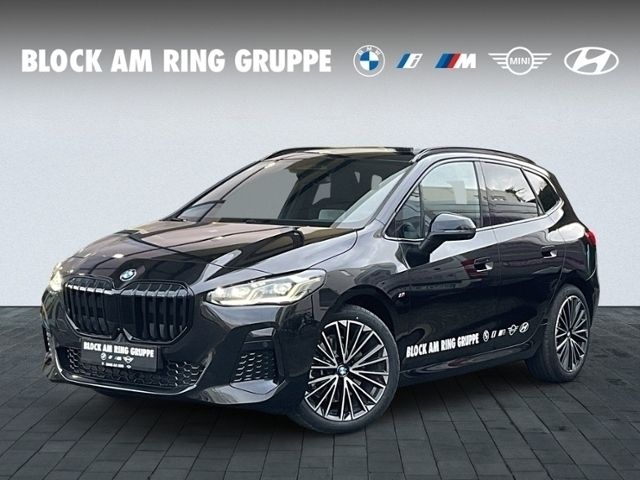 Black sapphire metallic Gebraucht 2025 BMW 223 Active Tourer M Sport Van / Kleinbus | 49.490 € - Bild 1/4