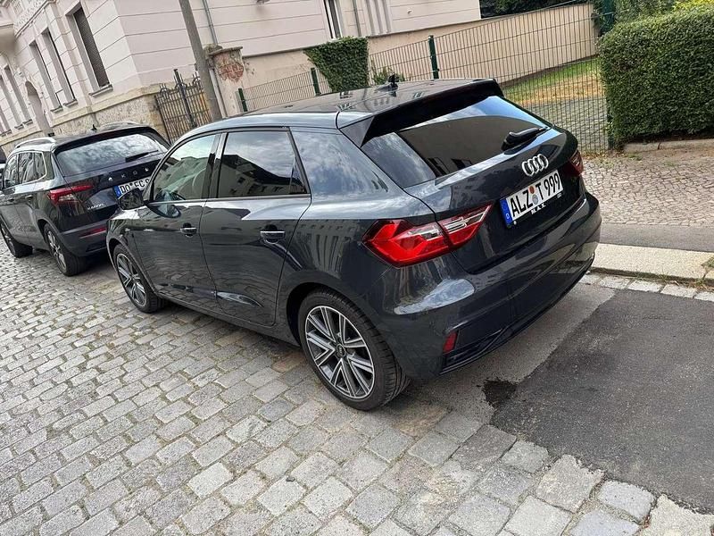 Gebraucht Audi A1 Sportback Advanced 95 PS (69 kW) 2022 Grau Kleinwagen
