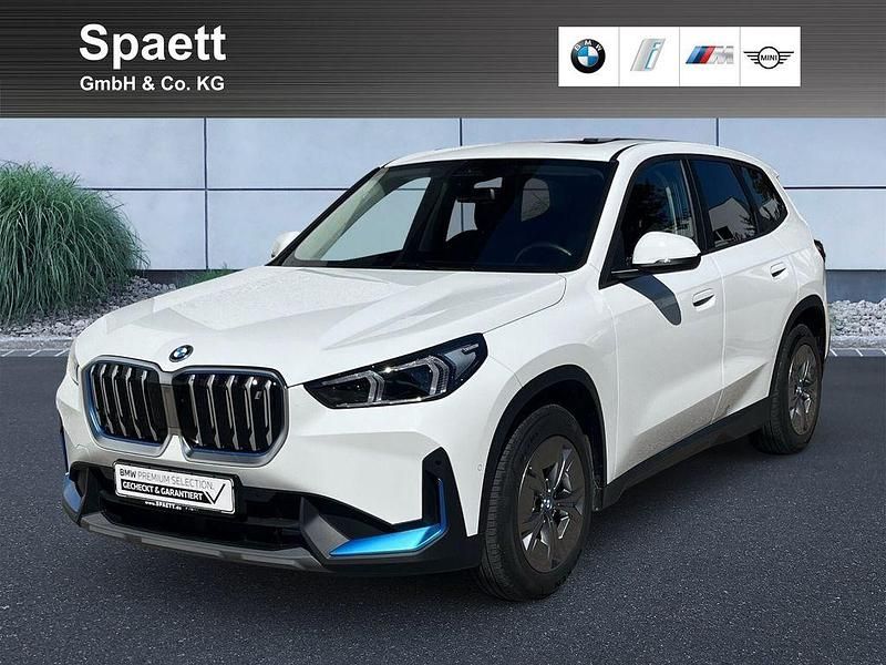 Alpinweiß uni Gebraucht 2023 BMW iX1 Performance SUV | 40.500 € (Fairer Preis) - Bild 1/4