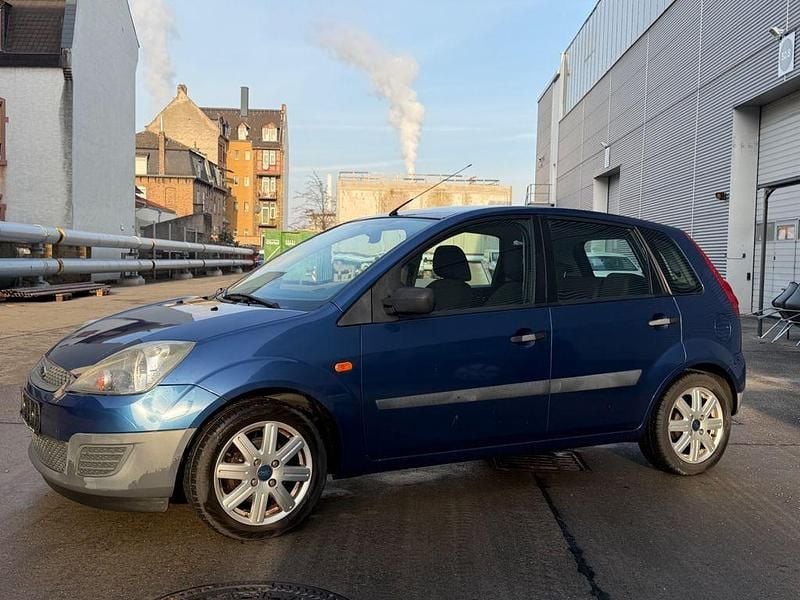 Gebraucht Ford Fiesta Ambiente 60 PS (44 kW) 2006 Blau Kombi