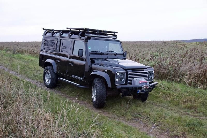 Gebraucht Land Rover Defender SE 122 PS (89 kW) 2009 Schwarz SUV