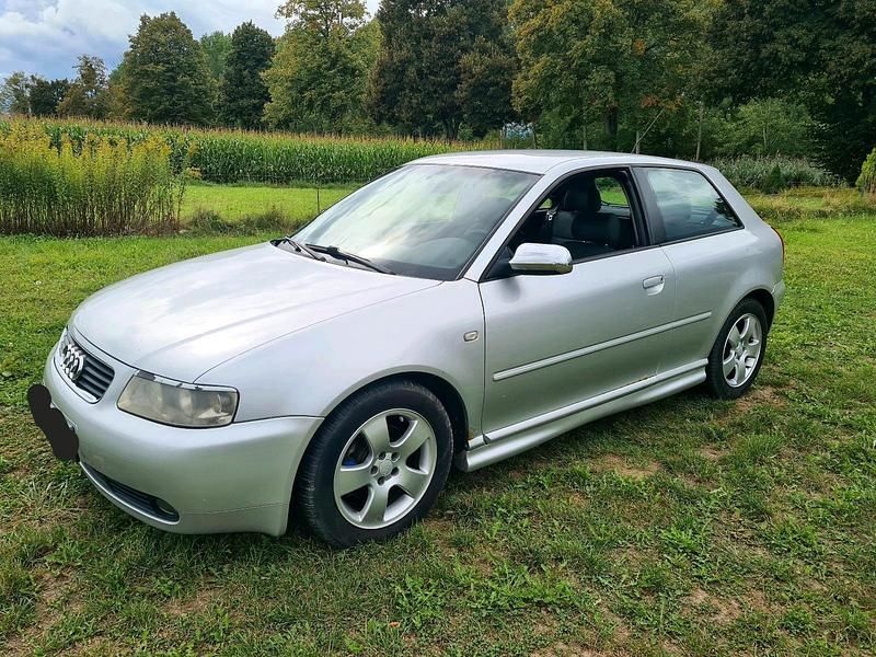 Silber Gebraucht 2002 Audi A3 Kleinwagen | 1.150 € (Guter Preis) - Bild 1/4