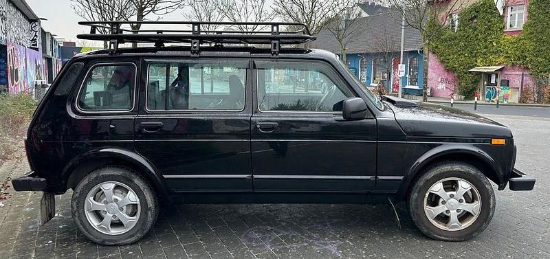 Gebraucht Lada Urban 83 PS (61 kW) 2019 Schwarz SUV