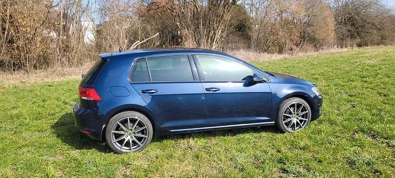 Gebraucht VW Golf VII LOUNGE 150 PS (110 kW) 2015 Blau Limousine