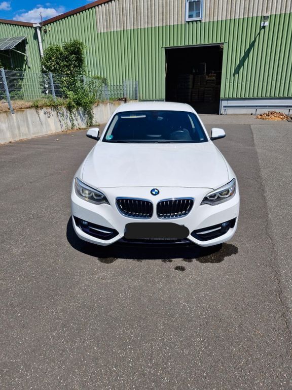 Weiß Gebraucht 2016 BMW 218 M Sport Coupé | 16.500 € (Fairer Preis) - Bild 1/4