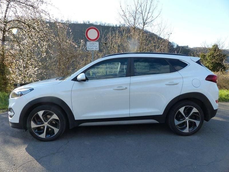 Gebraucht Hyundai Tucson 141 PS (103 kW) 2017 Weiß SUV