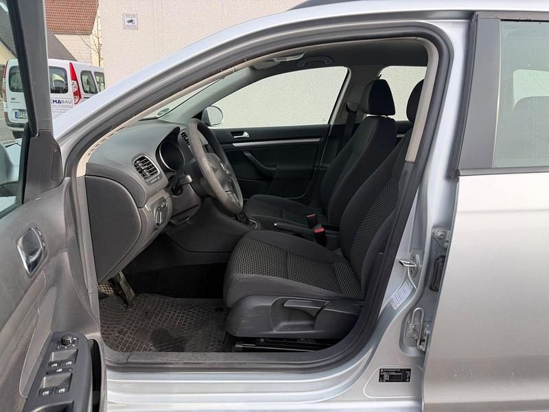 Gebraucht VW Golf V Trendline 105 PS (77 kW) 2009 Silber Kombi