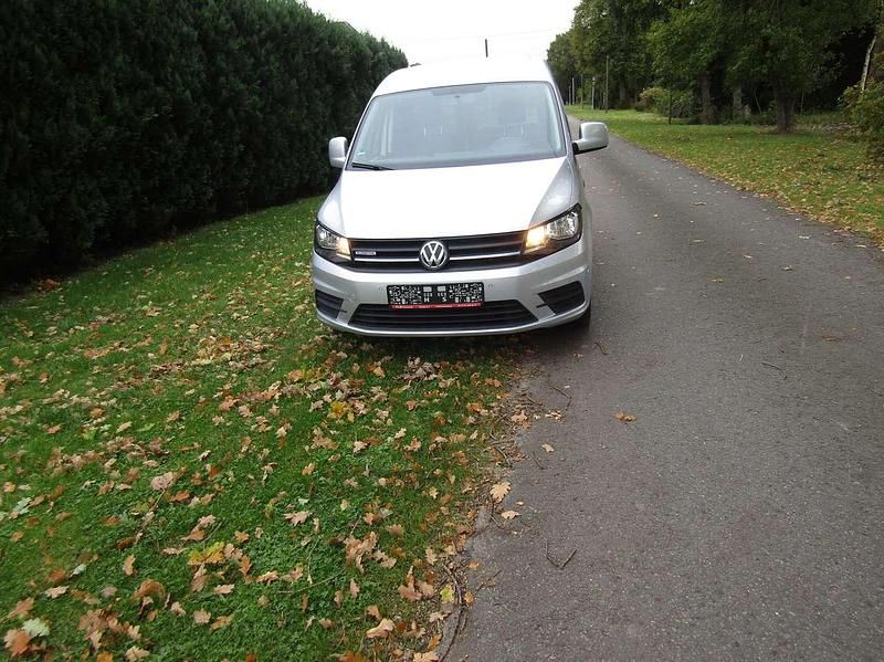 Reflexsilber Gebraucht 2019 VW Caddy Van / Kleinbus | 11.500 € (Guter Preis) - Bild 1/4