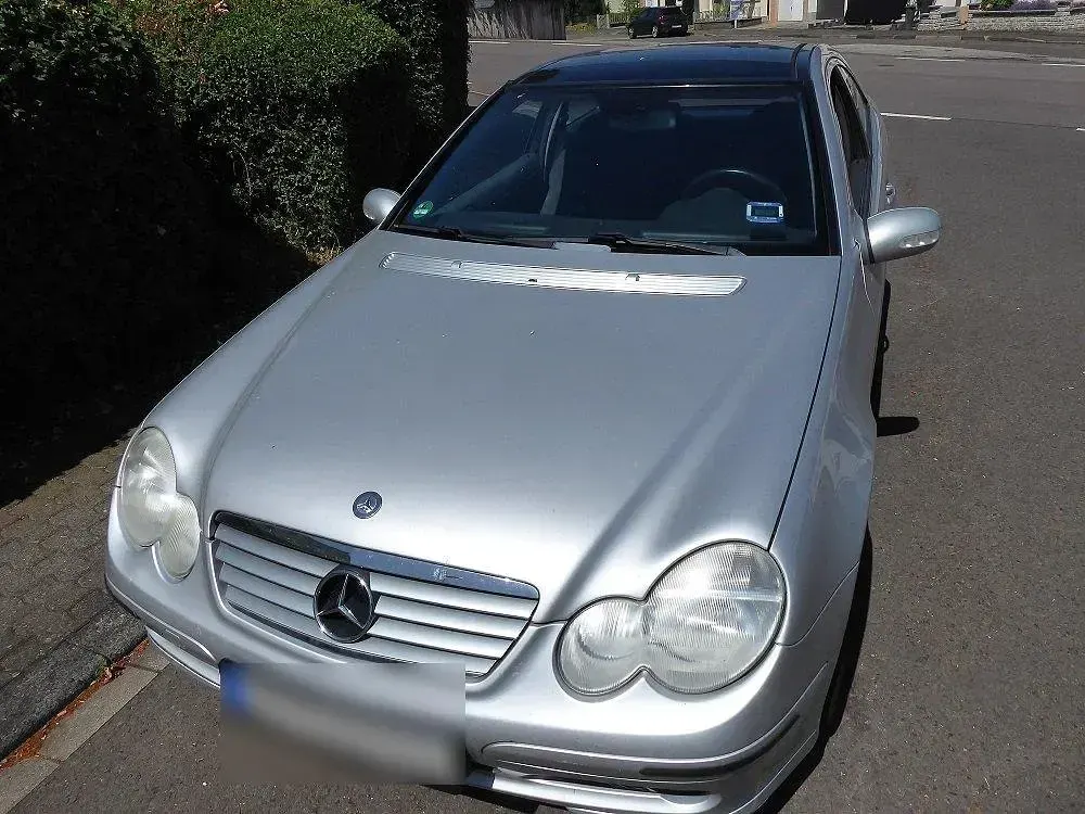 Gebraucht Mercedes C180 129 PS (94 kW) 2001 Silber Coupé