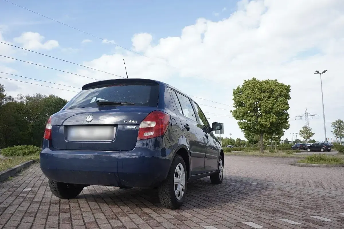 Gebraucht Skoda Fabia Active 60 PS (44 kW) 2011 Blau Kleinwagen
