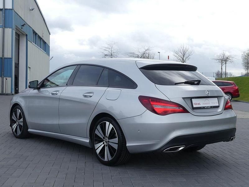 Gebraucht Mercedes CLA200 Shooting Brake Night 156 PS (114 kW) 2017 Silber Kombi