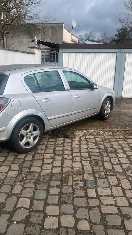 Gebraucht Opel Astra 90 PS (66 kW) 2007 Silber Kleinwagen