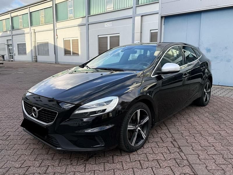 Gebraucht Volvo V40 150 PS (110 kW) 2016 Schwarz Limousine